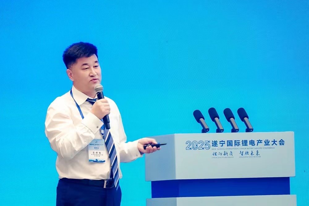 必威-内姆科夫与“机械婆”贾斯蒂诺双双夺得PFL金腰带